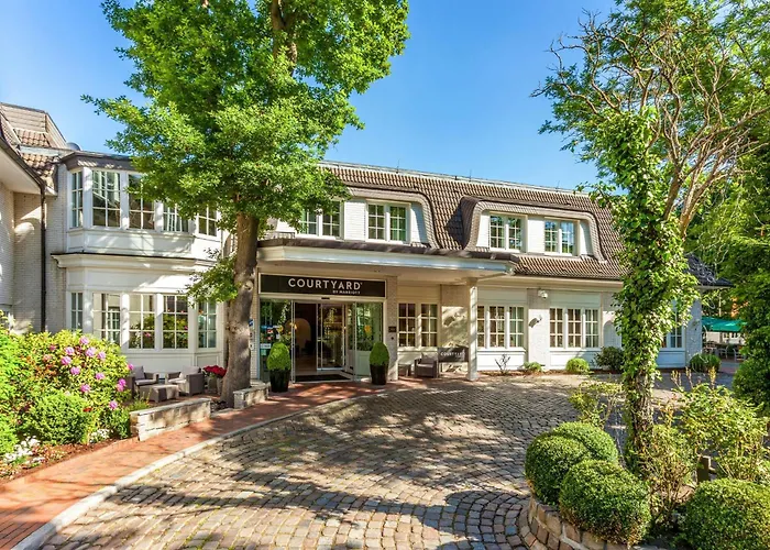 Courtyard By Marriott Hamburg Airport Hotel